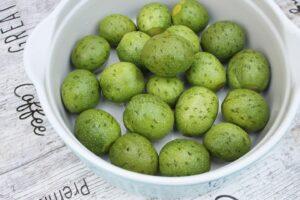 Green walnuts jam