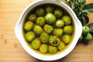 Green walnuts jam